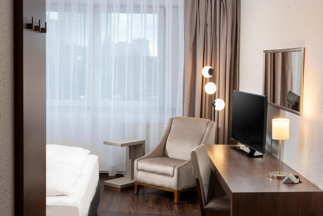City Hotel Berlin East Exterior photo
